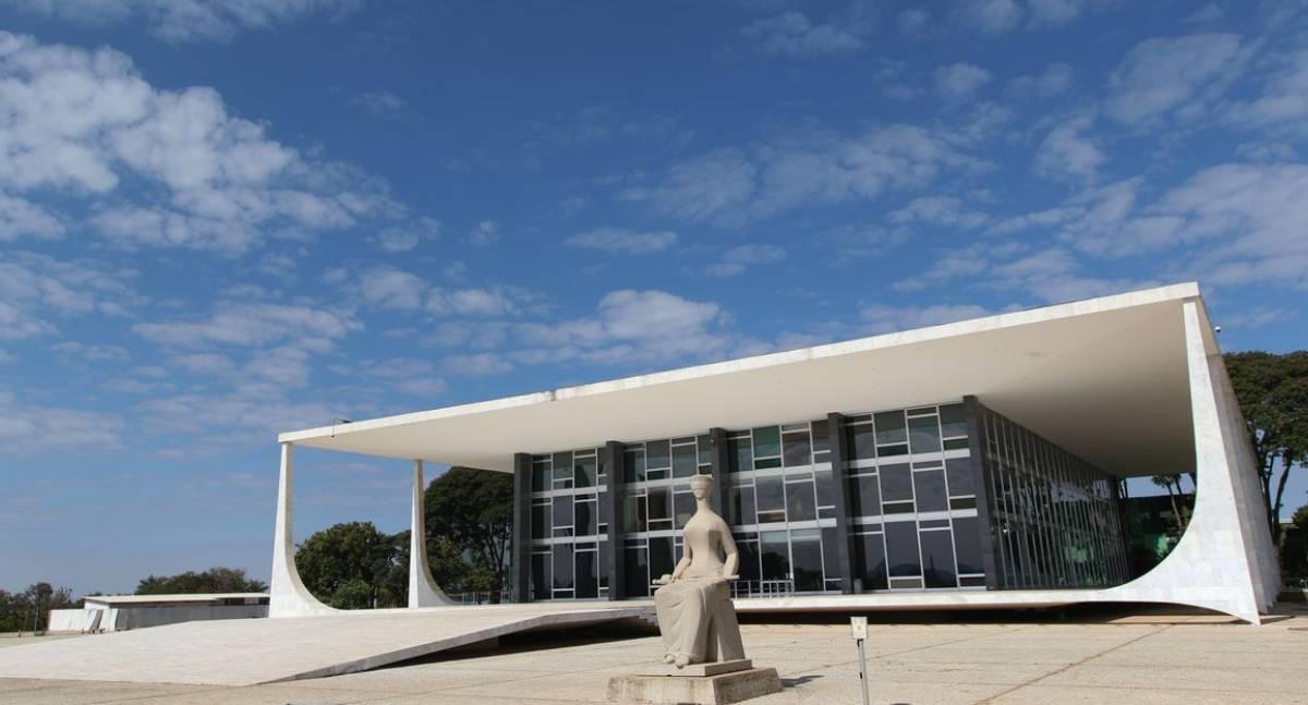 Defesa de Bolsonaro pede ao STF manutenção da prisão domiciliar