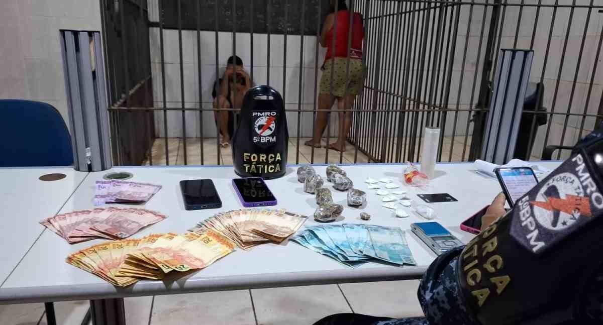 Força Tática prende apenado monitorado e mulher com drogas em Porto Velho