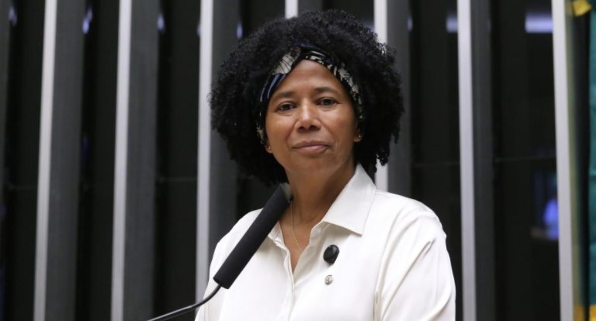 Sílvia Cristina defende prioridade para idosos carentes em abrigos