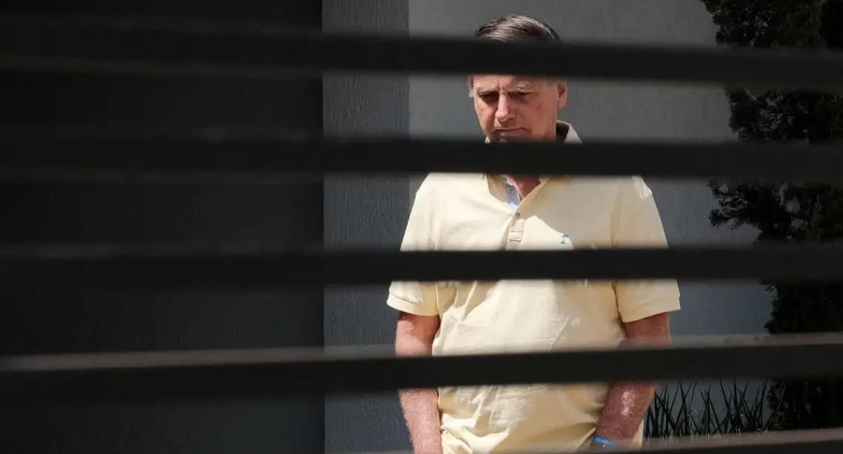 Tornozeleira de Bolsonaro registra falha de GPS, mas PMDF descarta violação do equipamento