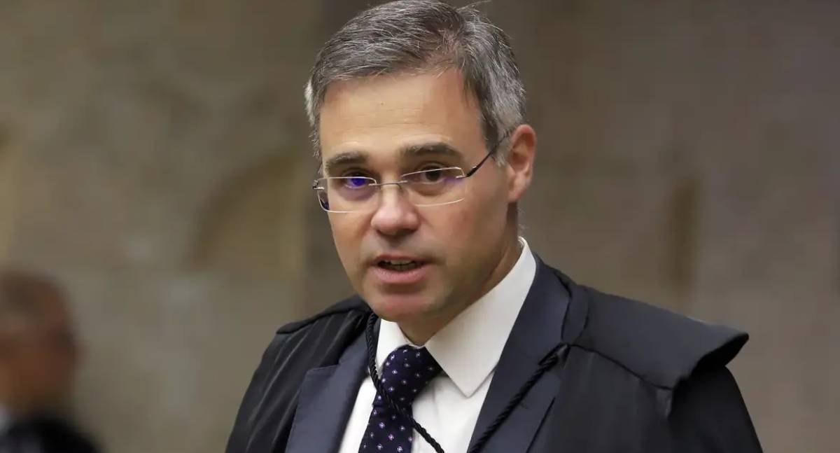 André Mendonça rejeita ação de deputado contra reajuste do Bolsa Família no TSE