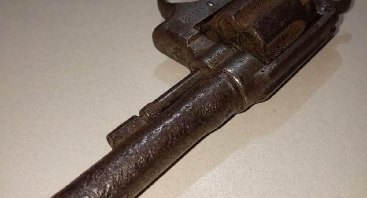 Arma de fogo e dinheiro são apreendidos em abordagem da Força Tática em RO