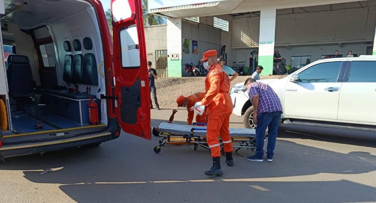 Homem é atropelado por caminhonete ao atravessar avenida marginal da BR-364