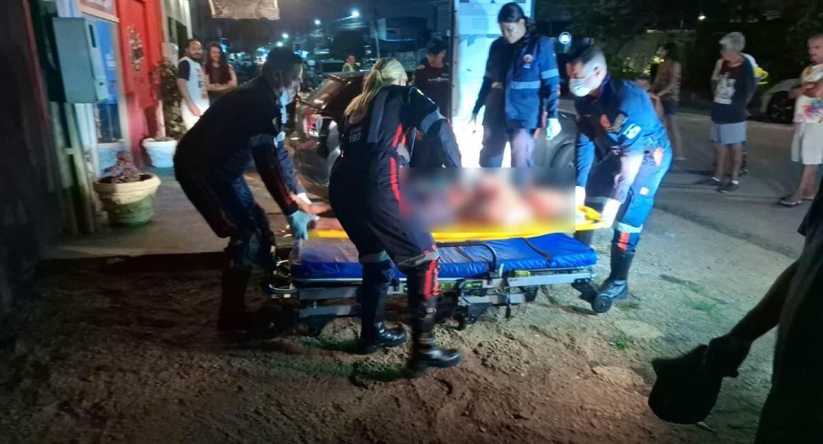 Homem é esfaqueado nas costas no decorrer de briga entre vizinhos na região central de Porto Velho