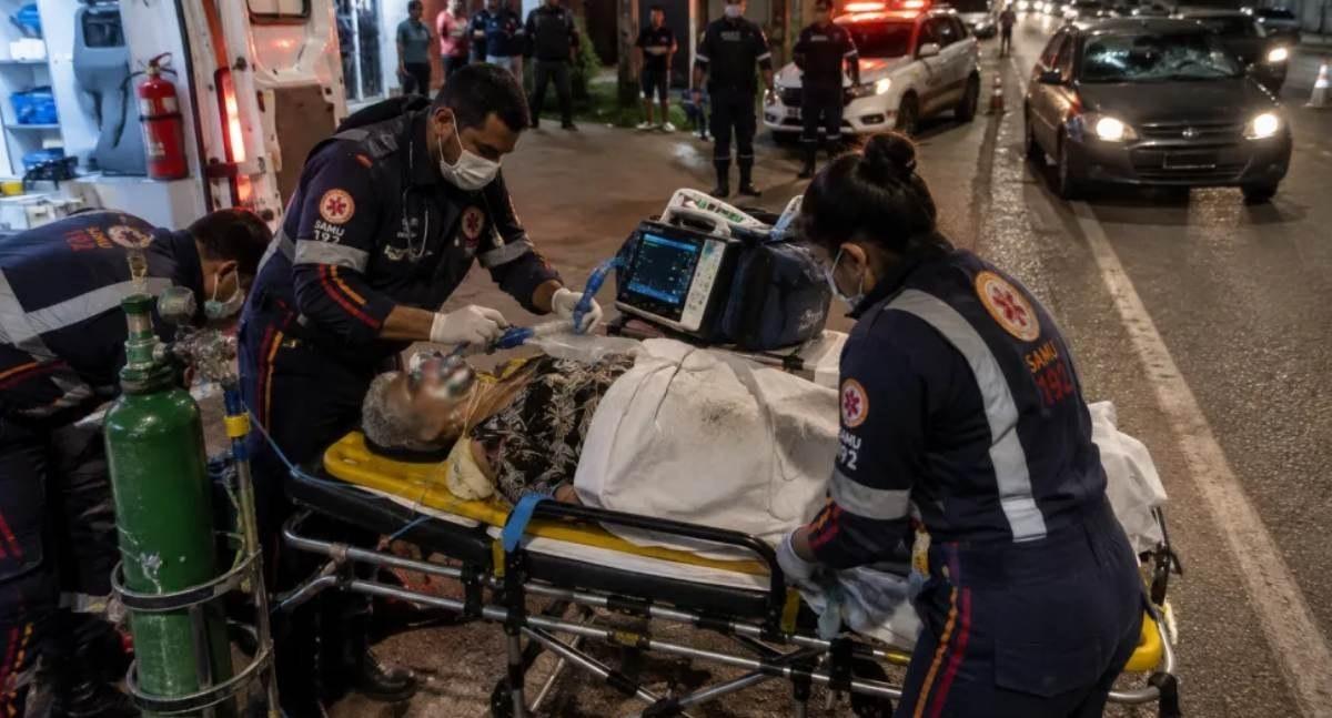 Idosa sofre traumatismo craniano grave depois de ser atropelada na Avenida Pinheiro Machado em Porto Velho