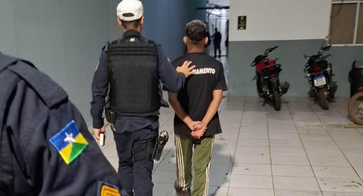 Motoboy é preso em Porto Velho depois de esconder placa de motocicleta dentro de bolsa de entrega no decorrer de fiscalização