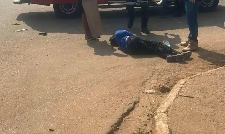 Colisão em cruzamento na zona leste de Porto Velho deixa casal ferido depois de avanço de preferencial