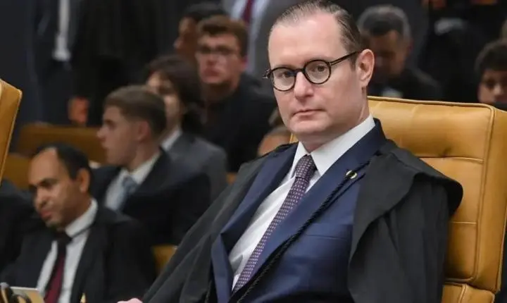 Cristiano Zanin reitera pedido de acesso a mídias de celular apreendido em investigação do STF