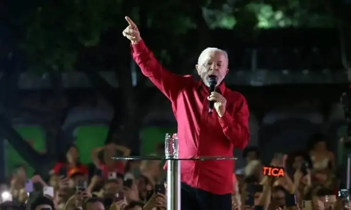 Plano de reeleição de Lula propõe ampliação do salário mínimo e criação de ministério de segurança