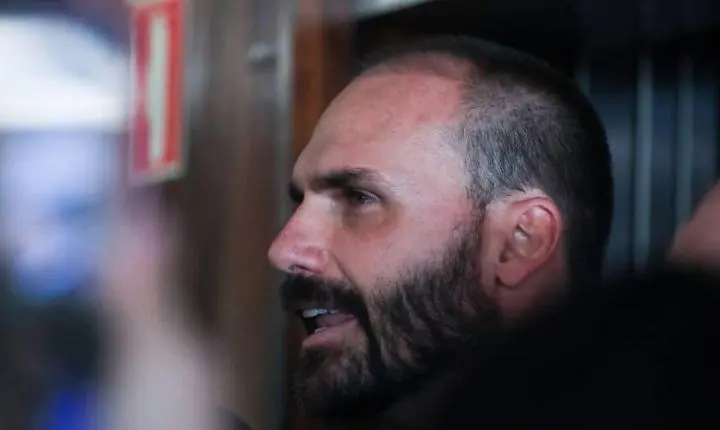 Primeira Turma do STF rejeita recurso de Eduardo Bolsonaro e mantém condenação no processo do tarifaço